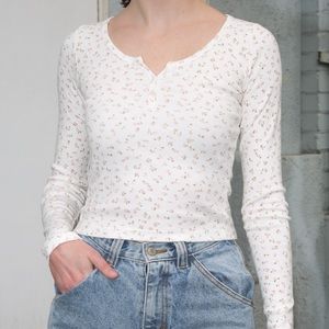 brandy Melville long sleeve floral top in white!